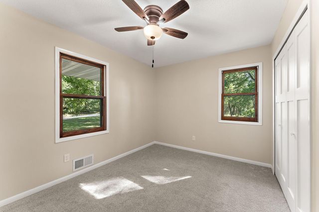18421 Country Squires Circle, Prior Lake, MN 55372