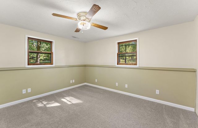 18421 Country Squires Circle, Prior Lake, MN 55372