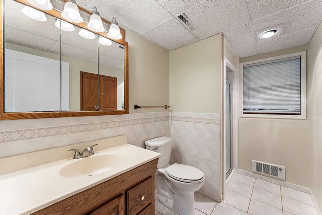 18421 Country Squires Circle, Prior Lake, MN 55372