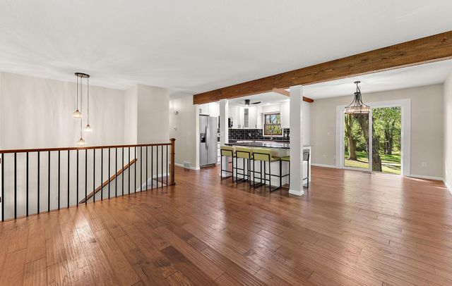 18421 Country Squires Circle, Prior Lake, MN 55372