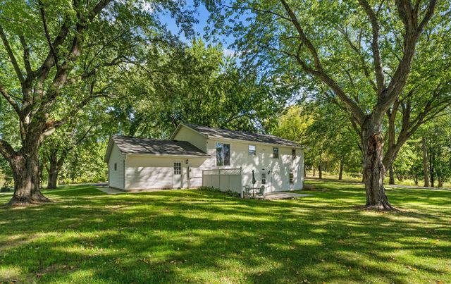 18421 Country Squires Circle, Prior Lake, MN 55372