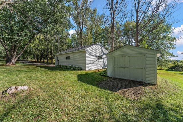18421 Country Squires Circle, Prior Lake, MN 55372