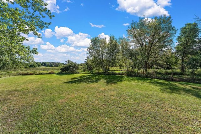 18421 Country Squires Circle, Prior Lake, MN 55372