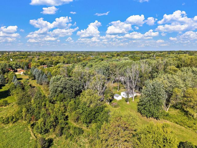 18421 Country Squires Circle, Prior Lake, MN 55372