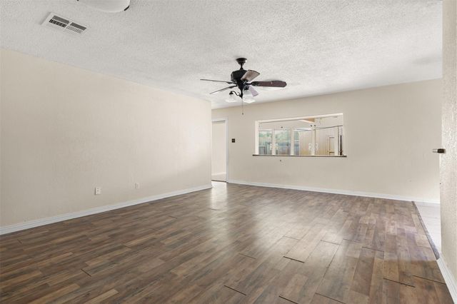 1705 20th Avenue N, Texas City, TX 77590