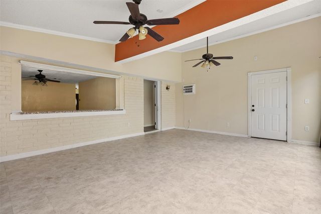 1705 20th Avenue N, Texas City, TX 77590