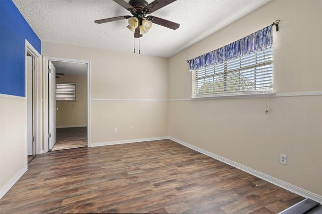 1705 20th Avenue N, Texas City, TX 77590