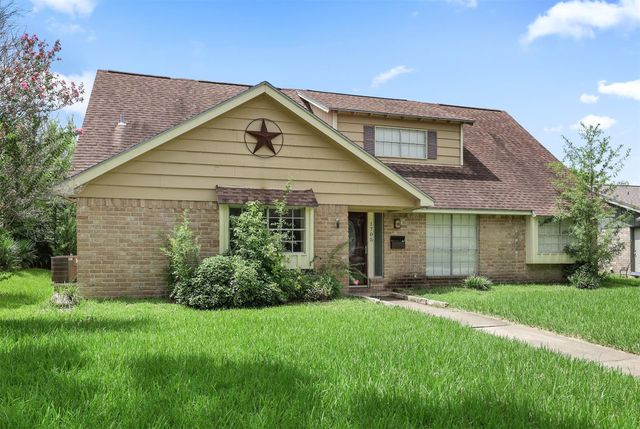 1705 20th Avenue N, Texas City, TX 77590