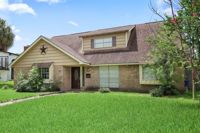 1705 20th Avenue N, Texas City, TX 77590