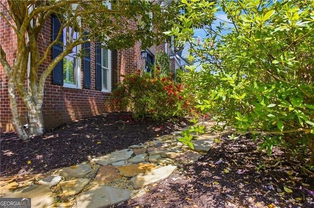 4662 Gilhams Road NE, Roswell, GA 30075