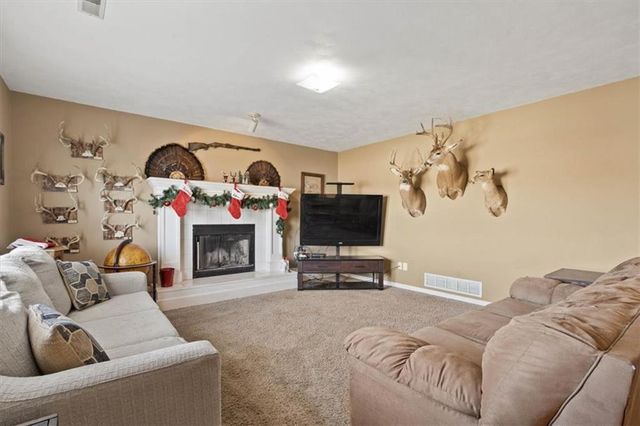 224 NW 113th Street, Kansas City, MO 64155