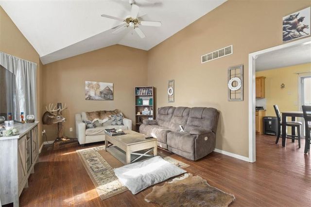 224 NW 113th Street, Kansas City, MO 64155