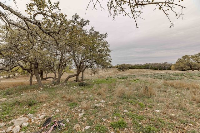 163 Cattlemans Crossing Dr, Kerrville, TX 78028