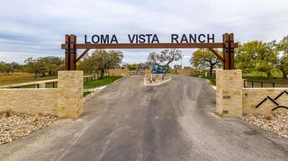 163 Cattlemans Crossing Dr, Kerrville, TX 78028