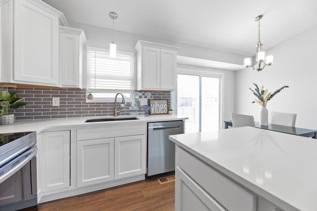 4446 Rutgers Ct, Maize, KS 67101