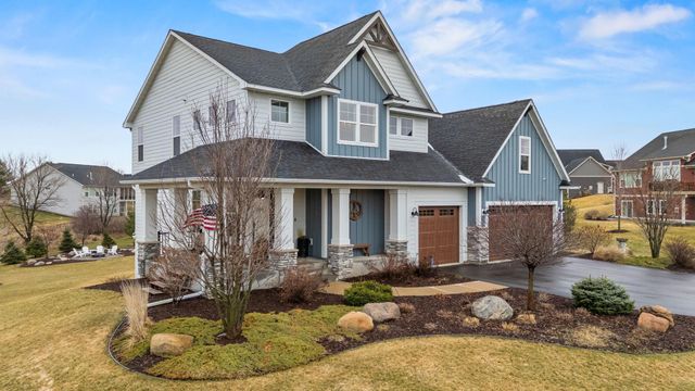 710 Crest Curve, Hudson, WI 54016