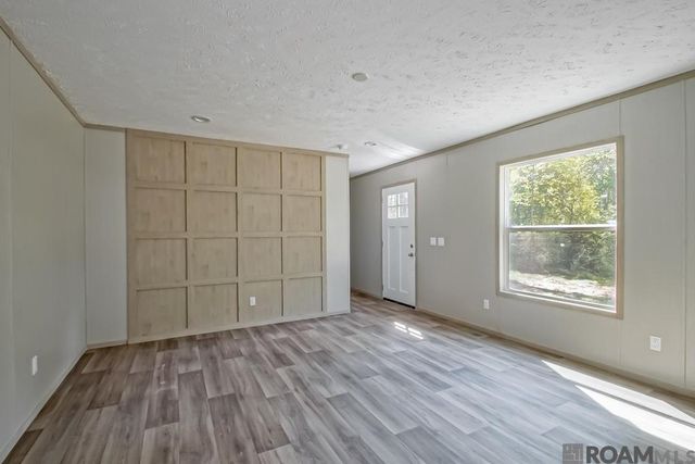 30446 Walker North Rd, Walker, LA 70785