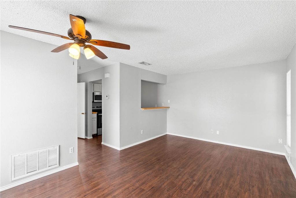 6702 Everhart Rd, M106 M 106, Corpus Christi, TX 78413 — photo 3
