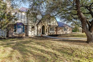 907 Country Club Road, Cleburne, TX 76033
