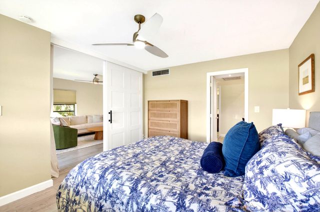 551 Greensward Lane 204-d, Delray Beach, FL 33445