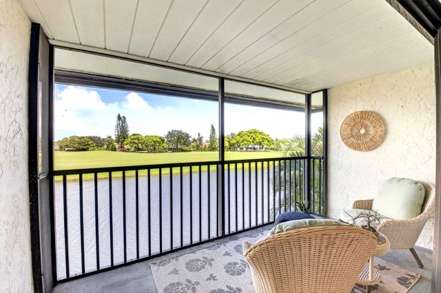 551 Greensward Lane 204-d, Delray Beach, FL 33445