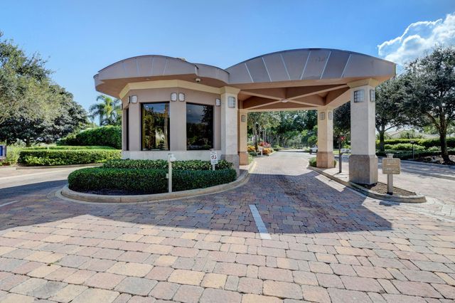 551 Greensward Lane 204-d, Delray Beach, FL 33445