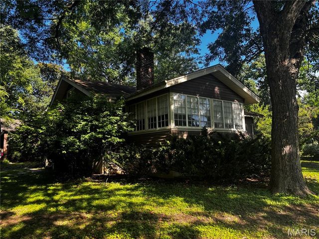 739 Hurstgreen Road, Webster Groves, MO 63119