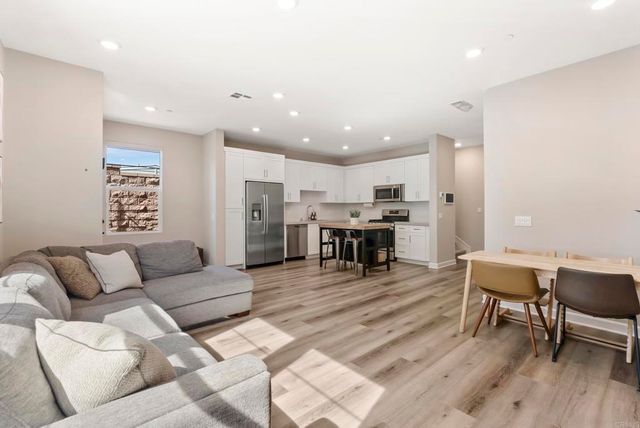 1209 Sunrise View 105, San Marcos, CA 92078