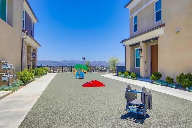 1209 Sunrise View 105, San Marcos, CA 92078