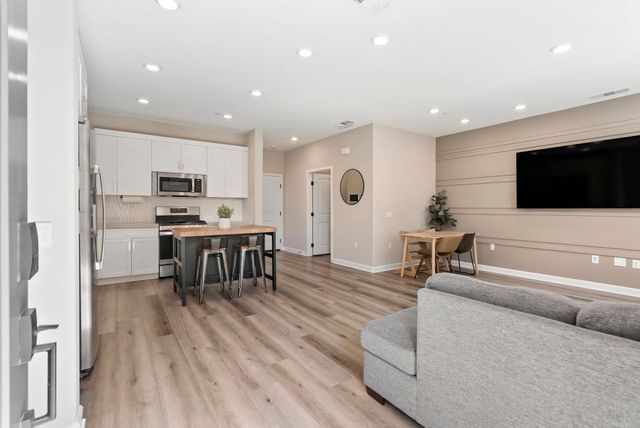 1209 Sunrise View 105, San Marcos, CA 92078