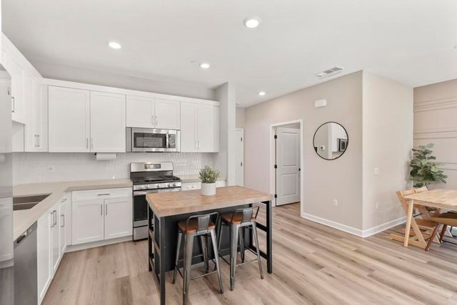 1209 Sunrise View 105, San Marcos, CA 92078