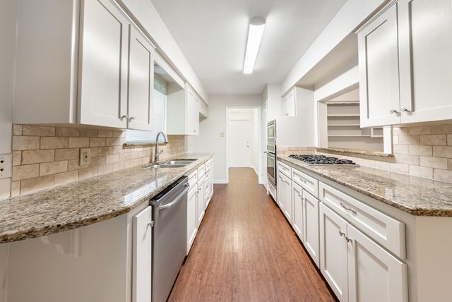 2000 Greenbriar Lane, Plano, TX 75074