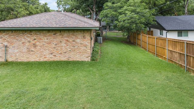 2000 Greenbriar Lane, Plano, TX 75074