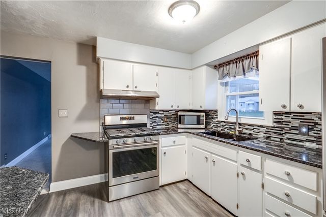 12855 Redwood Avenue NW, Uniontown, OH 44685