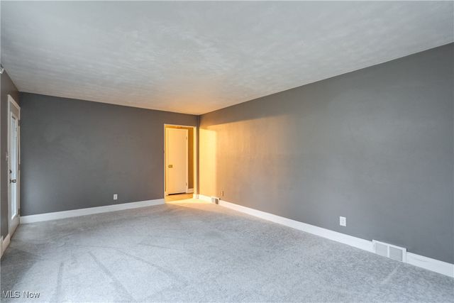 12855 Redwood Avenue NW, Uniontown, OH 44685