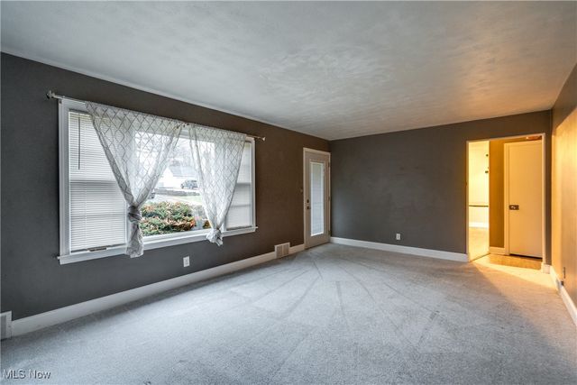 12855 Redwood Avenue NW, Uniontown, OH 44685