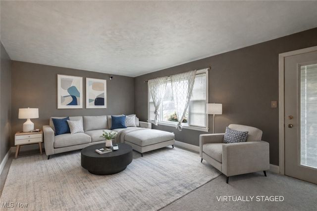 12855 Redwood Avenue NW, Uniontown, OH 44685