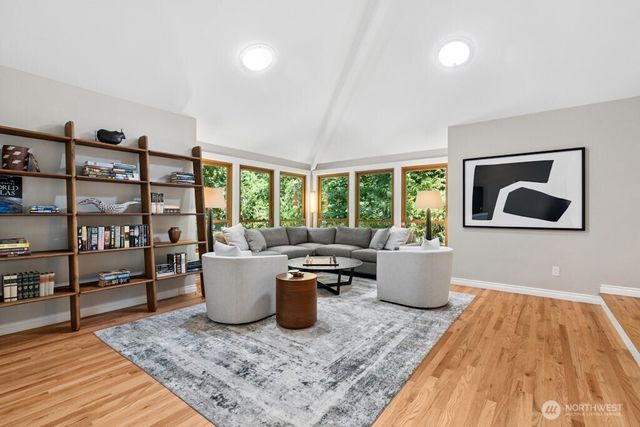 3726 219th Avenue SE, Sammamish, WA 98075