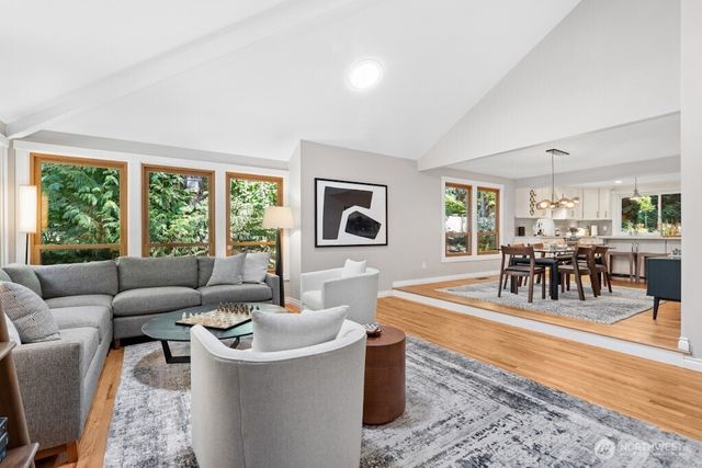 3726 219th Avenue SE, Sammamish, WA 98075