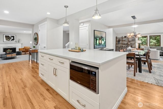 3726 219th Avenue SE, Sammamish, WA 98075