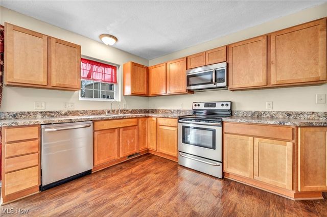 1870 Issaquah Street, Cuyahoga Falls, OH 44221