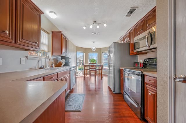 10865 Braemoor Drive, Fort Worth, TX 76052