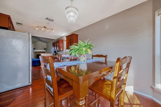 10865 Braemoor Drive, Fort Worth, TX 76052