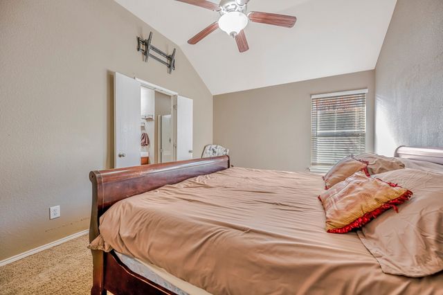 10865 Braemoor Drive, Fort Worth, TX 76052