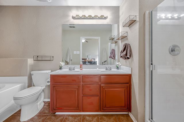 10865 Braemoor Drive, Fort Worth, TX 76052