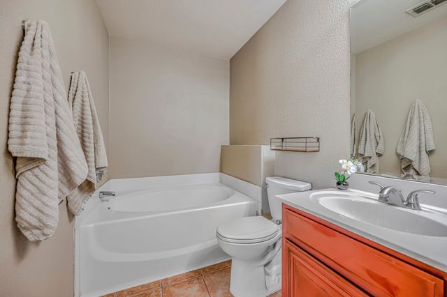 10865 Braemoor Drive, Fort Worth, TX 76052