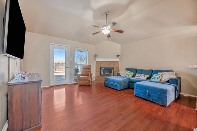 10865 Braemoor Drive, Fort Worth, TX 76052