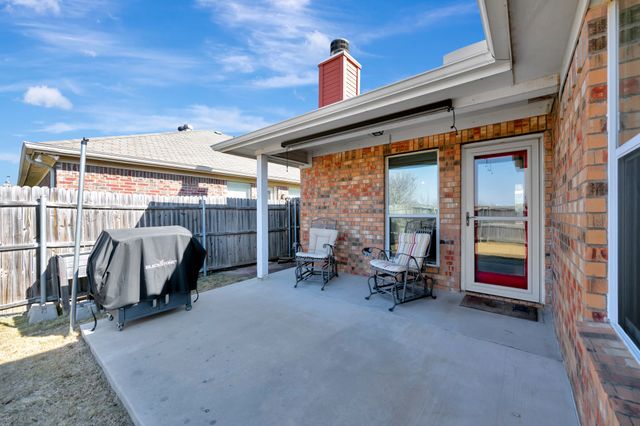 10865 Braemoor Drive, Fort Worth, TX 76052