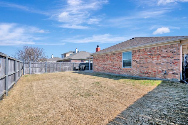 10865 Braemoor Drive, Fort Worth, TX 76052