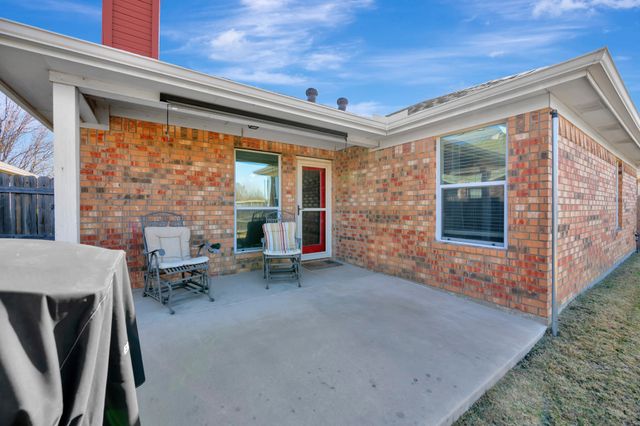 10865 Braemoor Drive, Fort Worth, TX 76052